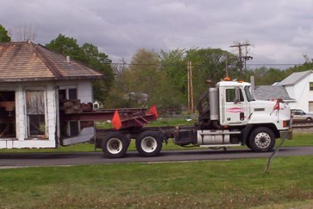 Top Half of Tower Arrives