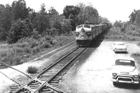 Erie E8A no. 819 - Laketon, Indiana